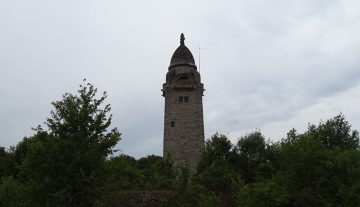 700x450-crop-90-wittelsbacher_turm_aus_der_ferne.jpg