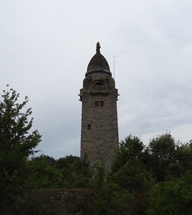 700x450-crop-90-wittelsbacher_turm_aus_der_ferne.jpg