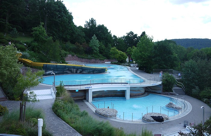Terrassenschwimmbad